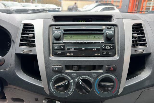 Toyota Hilux image 8