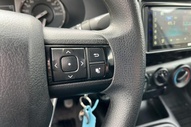 Toyota Hilux image 4