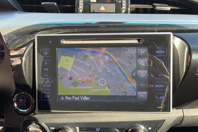 Toyota Hilux image 2