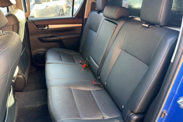 Toyota Hilux image 1