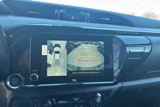 Toyota Hilux image 6