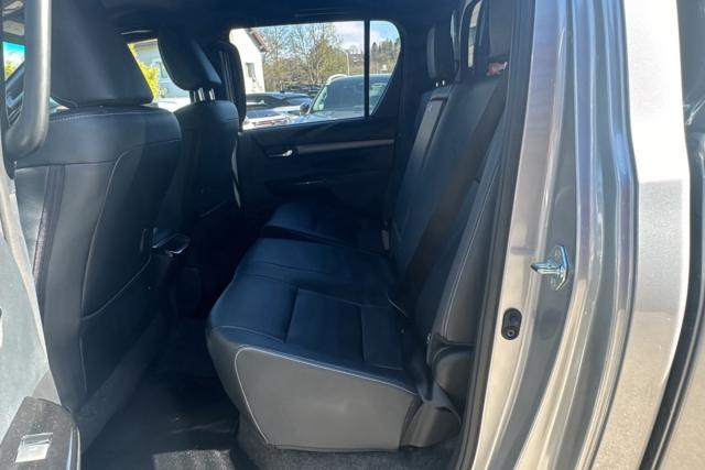 Toyota Hilux image 3