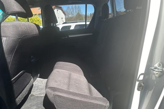 Toyota Hilux image 4