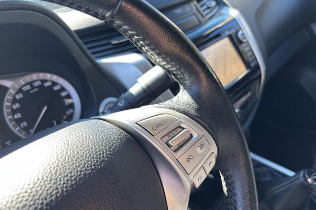 Nissan Navara image 4