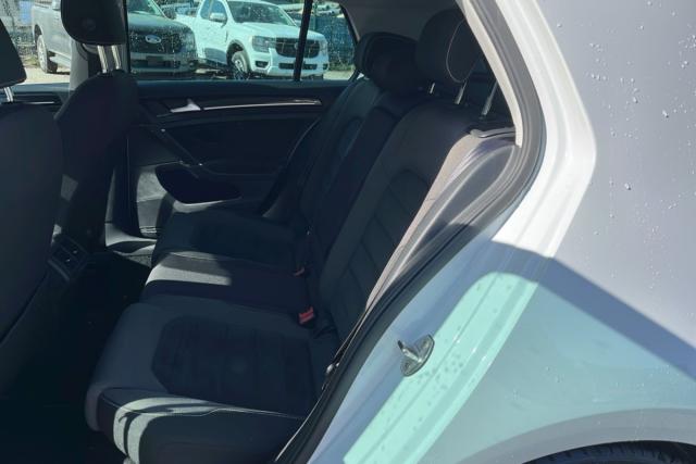 Volkswagen Golf image 3