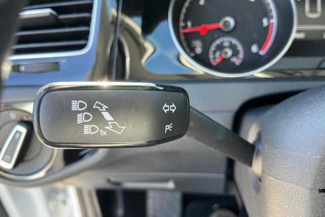 Volkswagen Golf image 8