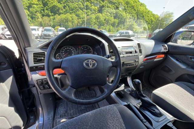 Toyota Land Cruiser image 1