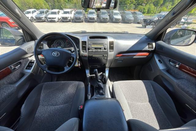 Toyota Land Cruiser image 6