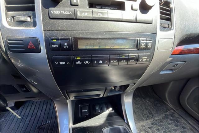 Toyota Land Cruiser image 8