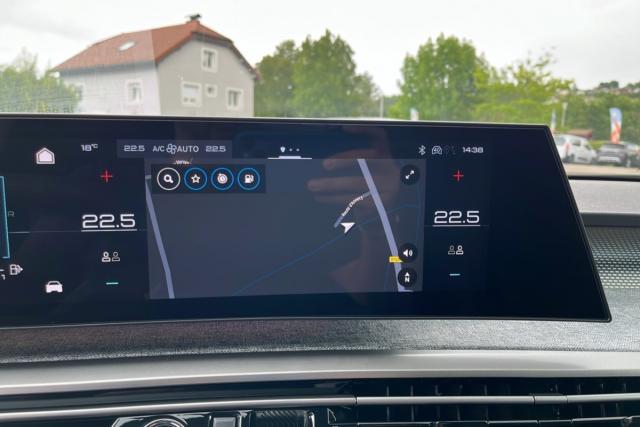 Peugeot 5008 image 2