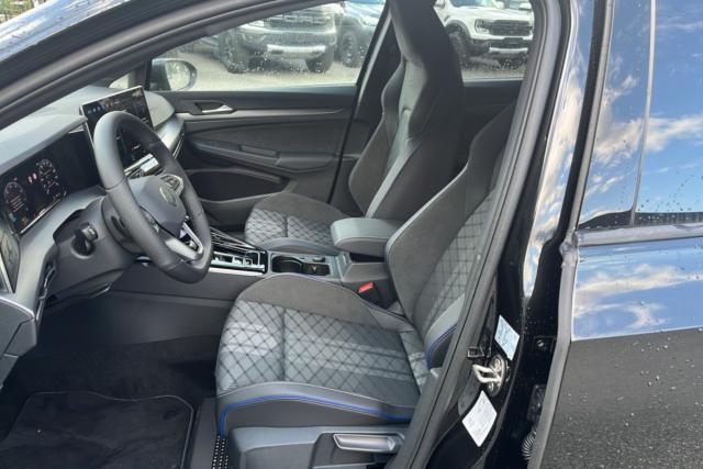 Volkswagen Golf image 8