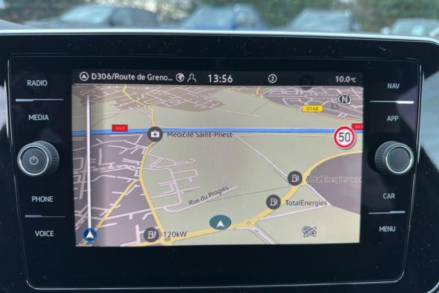 Volkswagen T-Cross image 3