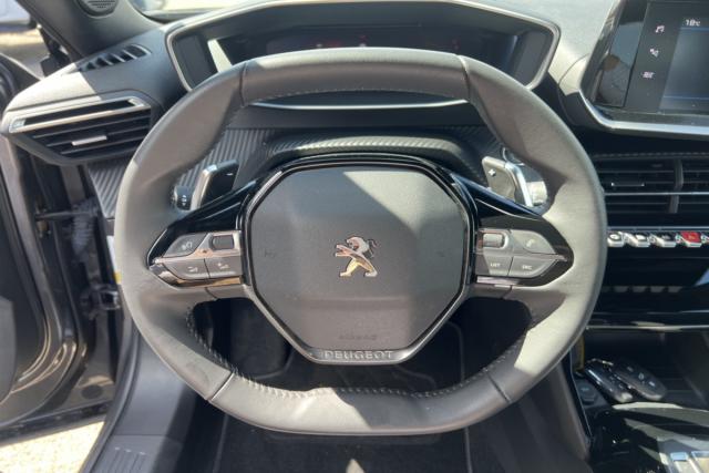 Peugeot 2008 image 1