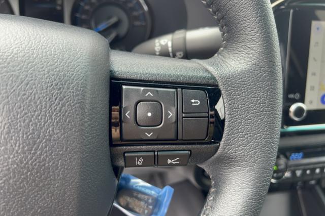Toyota Hilux image 3