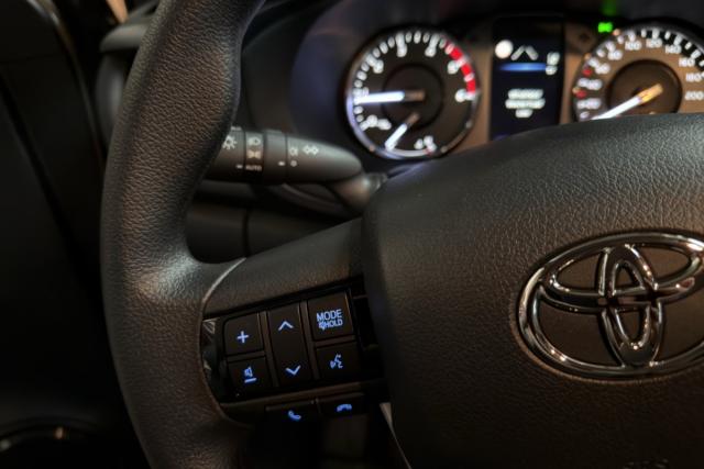 Toyota Hilux image 9