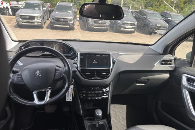 Peugeot 2008 image 8