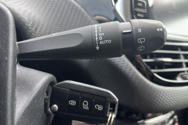 Peugeot 2008 image 5