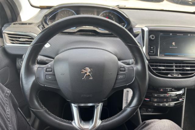 Peugeot 2008 image 3