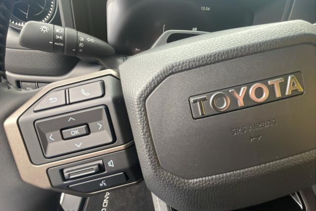Toyota Land Cruiser image 6