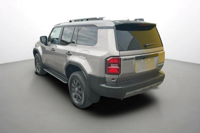 Toyota Land Cruiser image 1