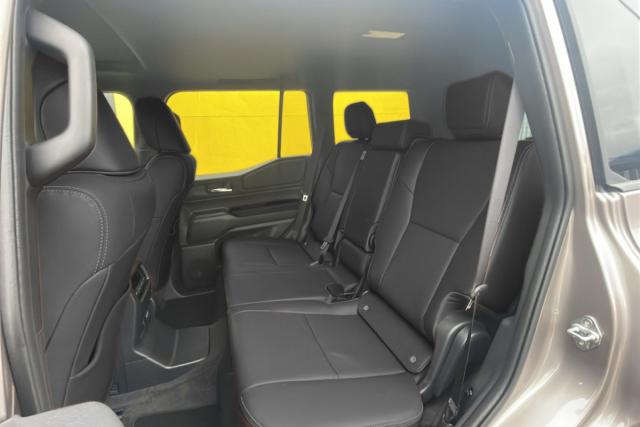 Toyota Land Cruiser image 6