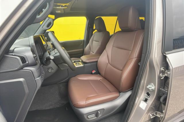 Toyota Land Cruiser image 5