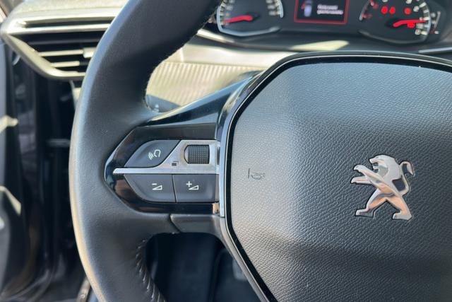 Peugeot 208 image 5