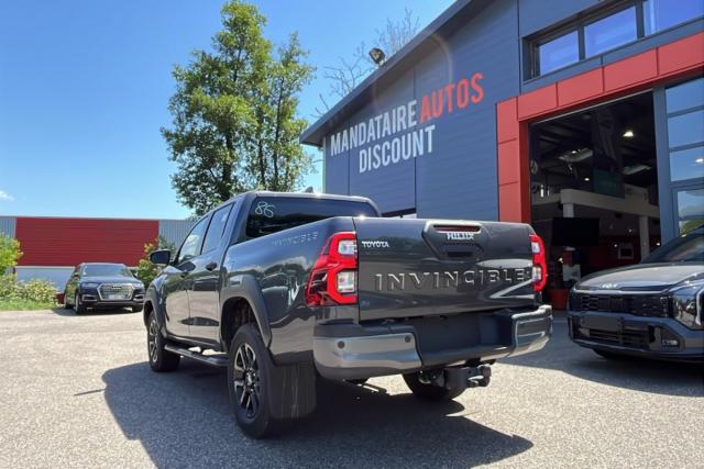 Toyota Hilux 2.8 204 Bva Invincible 4p