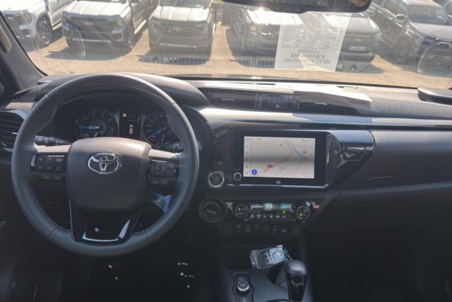 Toyota Hilux image 3