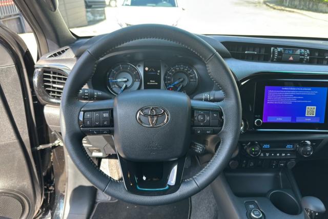 Toyota Hilux image 9