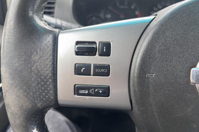 Nissan Navara image 2