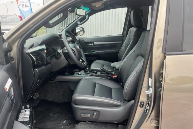 Toyota Hilux image 8