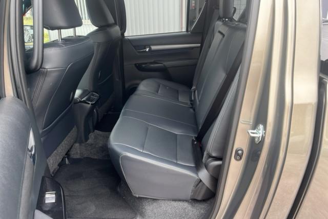 Toyota Hilux image 5