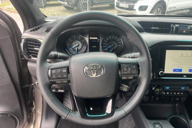 Toyota Hilux image 6