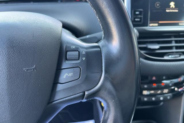 Peugeot 2008 image 8