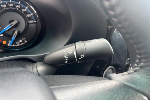 Toyota Hilux image 2
