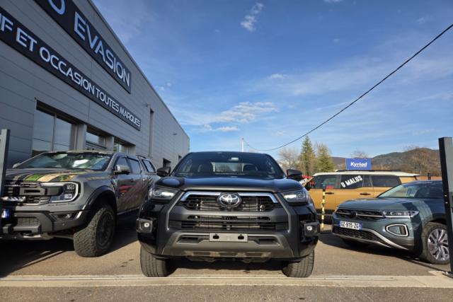 Toyota Hilux 2.8 204 Bva Invincible 4p