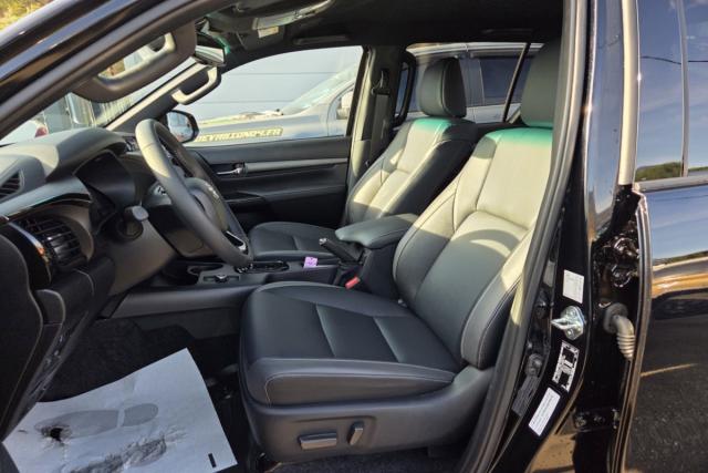 Toyota Hilux image 4