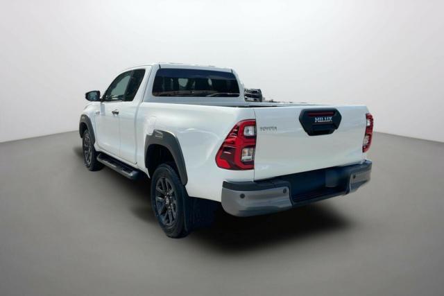 Toyota Hilux image 8
