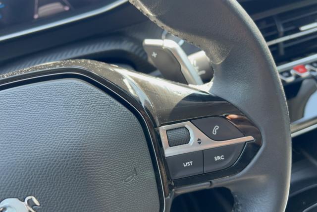 Peugeot 2008 image 3