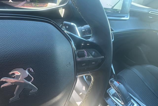Peugeot 2008 image 3
