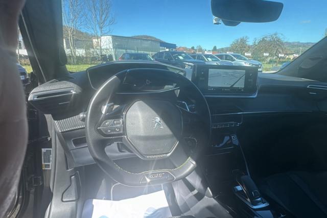 Peugeot 2008 image 2
