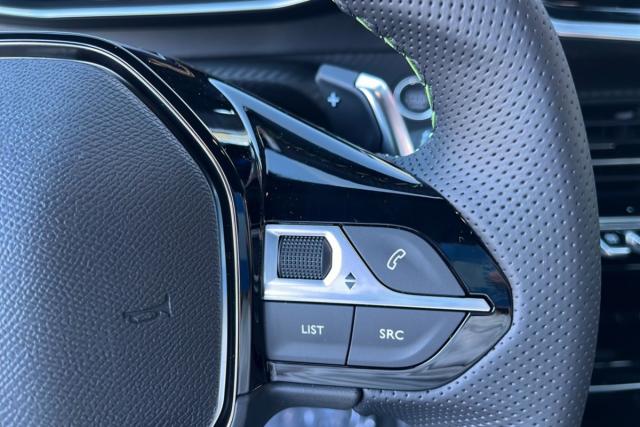 Peugeot 2008 image 6