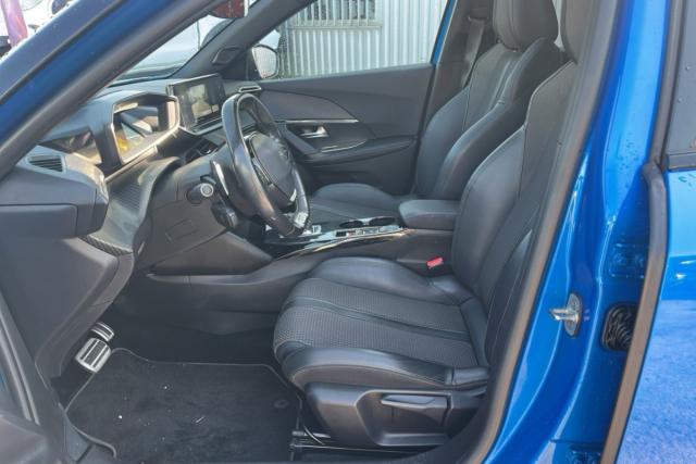 Peugeot 2008 image 8