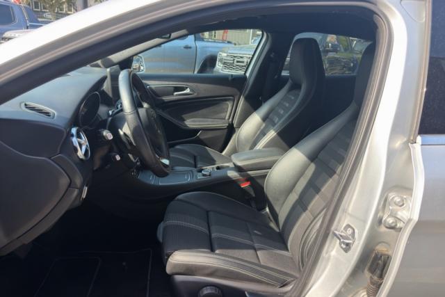 Mercedes Benz Gla image 5