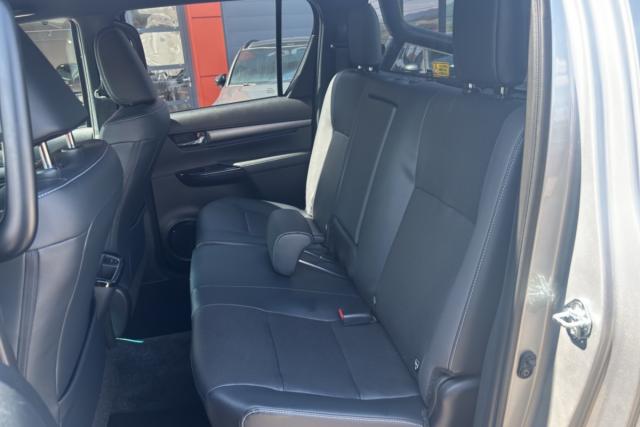 Toyota Hilux image 4