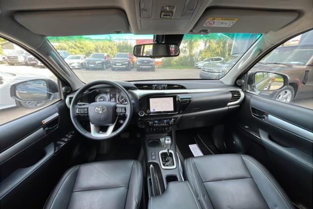 Toyota Hilux image 2