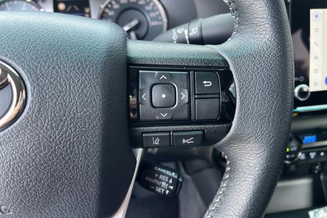 Toyota Hilux image 9