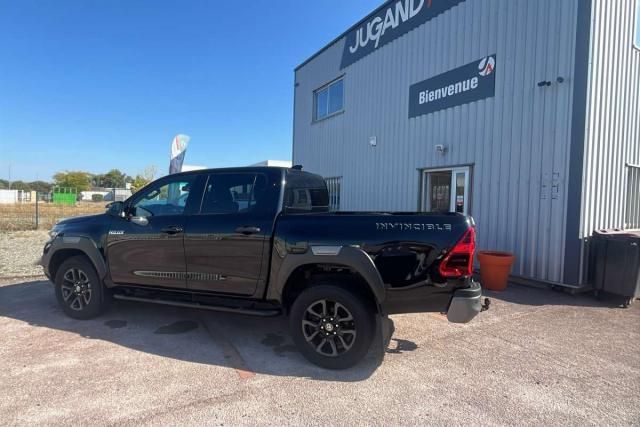 Toyota Hilux 2.8 204 Bva Invincible 4p