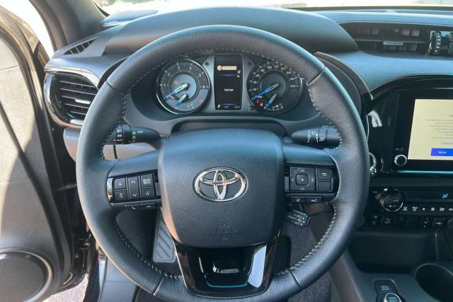 Toyota Hilux image 1